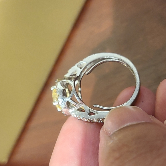 Sterling Silver Topaz Stone Ring - Picture 6 of 10